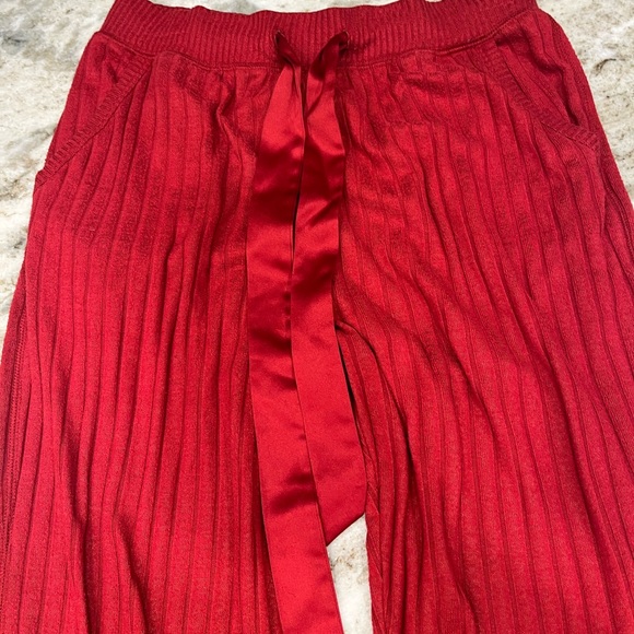 Abercrombie & Fitch Women Sweatpants Medium Red Viscose B Drawstring Jogger - Picture 2 of 8